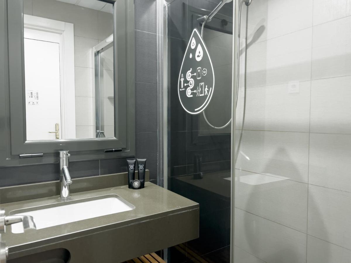 Enjoybcn Gaudi Apartments Barcelona Eksteriør billede
